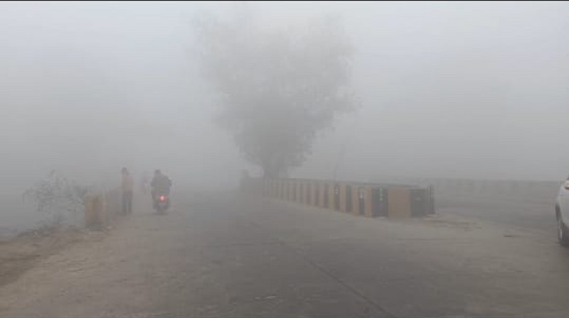 ਦਿੱਲੀ ਸਣੇ ਕਈ ਸ਼ਹਿਰਾਂ ''ਚ ਵਿਜ਼ੀਬਿਲਟੀ ਘੱਟ, ਏਅਰਪੋਰਟ ਵਲੋਂ ਜ਼ਰੂਰੀ ਐਡਵਾਈਜ਼ਰੀ ਜਾਰੀ